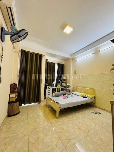 Cô chú lớn tuổi, muốn bán nhà Phó Đức Chính 88m2, 4PN SHR.