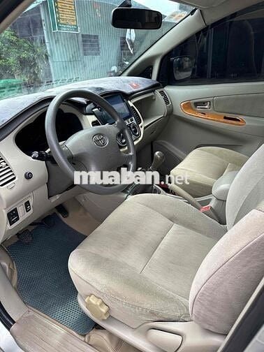 Toyota Innova 2009 G - 140000 km