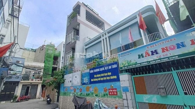 Cô chú lớn tuổi, muốn bán nhà Phó Đức Chính 88m2, 4PN SHR.