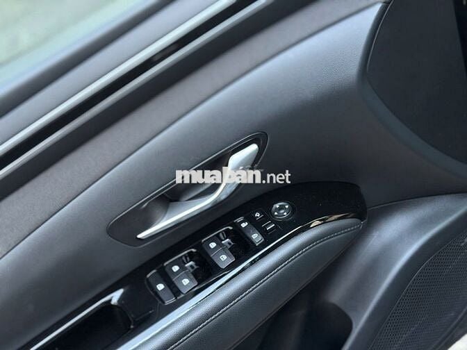 Hyundai Tucson 2023 2.0 AT Đặc biệt - 28000 km