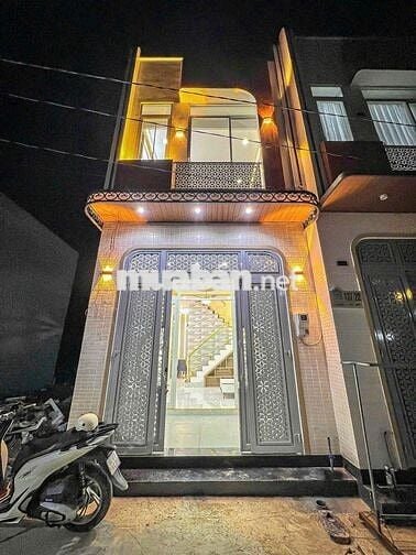 nhà bán hẽm xe hoi hoang quoc viet