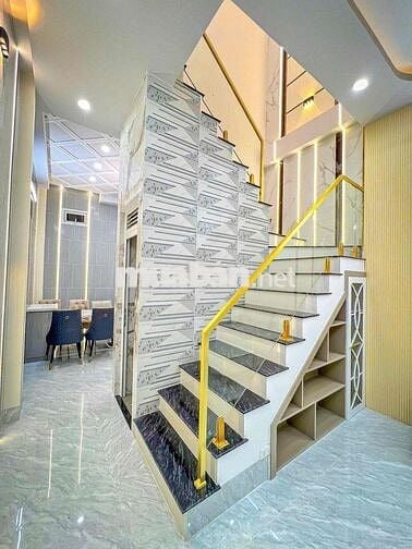 nhà bán hẽm xe hoi hoang quoc viet