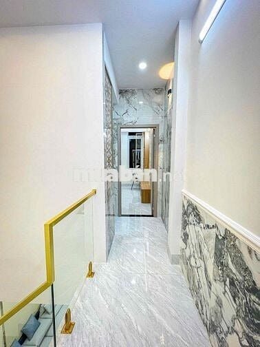 nhà bán hẽm xe hoi hoang quoc viet