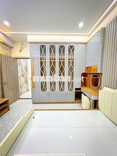 nhà bán hẽm xe hoi hoang quoc viet