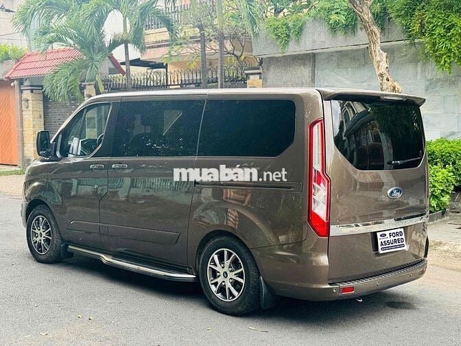 Ford Tourneo 2019 Titanium xe chất nguyên bản