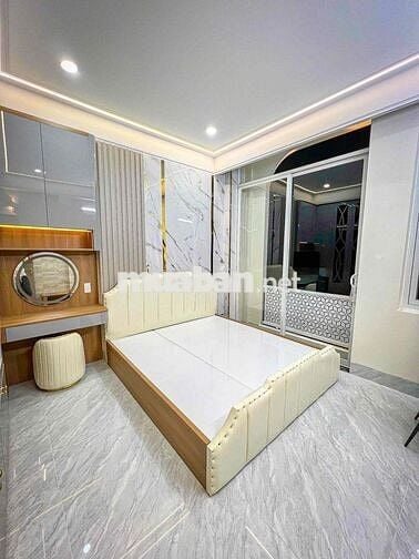 nhà bán hẽm xe hoi hoang quoc viet