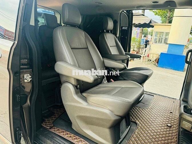 Ford Tourneo 2019 Titanium xe chất nguyên bản