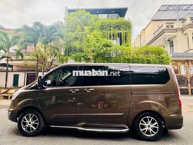 Ford Tourneo 2019 Titanium xe chất nguyên bản
