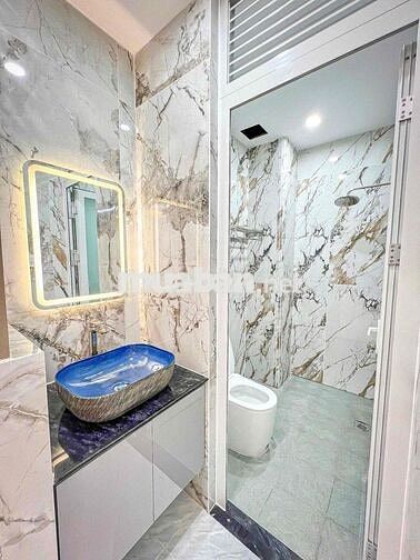 nhà bán hẽm xe hoi hoang quoc viet
