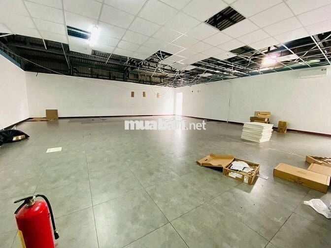🏢 Cho thuê nhà Trần Quang Diệu, Q3 | DT 15x18m, trệt2lầu, giá 130tr 💼✨