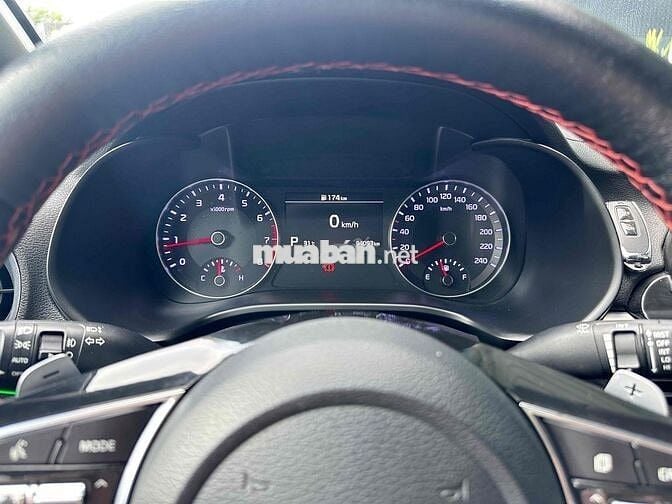 Kia Cerato 2019 2.0 AT Premium - 94000 km
