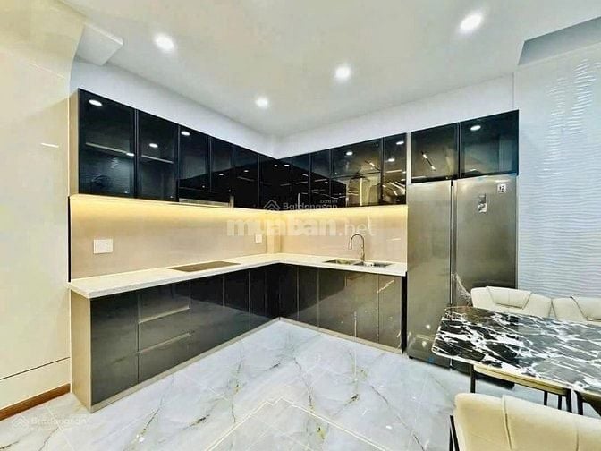 Phân khúc đầu tư dưới 3 tỷ. Nhà 63m2 hẻm oto ngay Q1 cho thuê 20tr/th