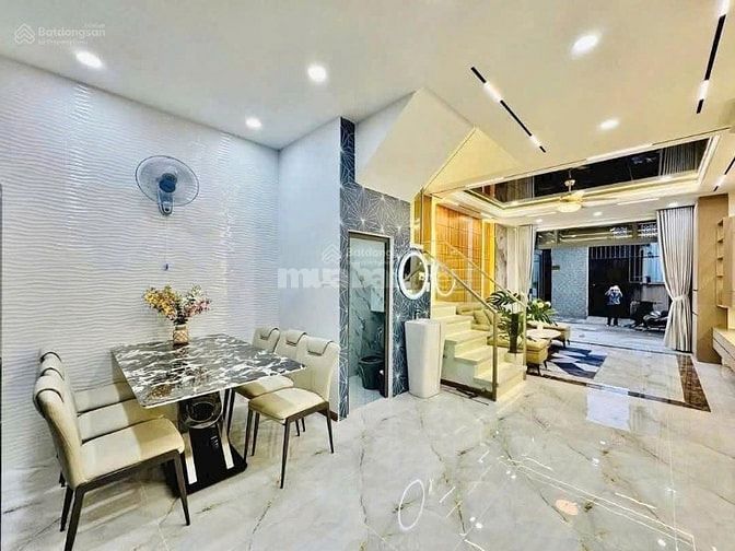 Phân khúc đầu tư dưới 3 tỷ. Nhà 63m2 hẻm oto ngay Q1 cho thuê 20tr/th