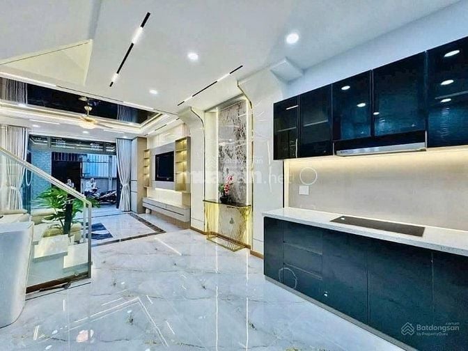 Phân khúc đầu tư dưới 3 tỷ. Nhà 63m2 hẻm oto ngay Q1 cho thuê 20tr/th