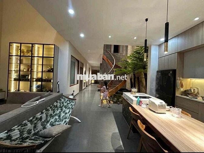 Siêu phẩm 270m2 đường 8m 5PN lớn ngay QL13 biệt thự xịn xò