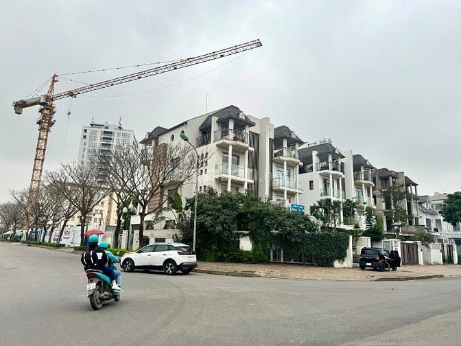 Đất mặt phố Tư Đình, Lô góc, Sát dự án cầu Trần Hưng Đạo dt 90m2 -15.x