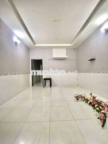 CẦN BÁN,ĐƯỜNG TRƯỚC NHÀ 10M -VỊ TRÍ CHỢ LẠC QUANG - 92m2 GIÁ TỐT