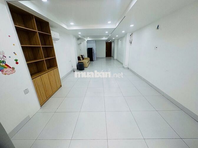CHO THUÊ MẶT BẰNG TẦNG TRỆT KDC KIỀU ĐÀM GẦN HIM LAM Q7. FULL NỘI THẤT