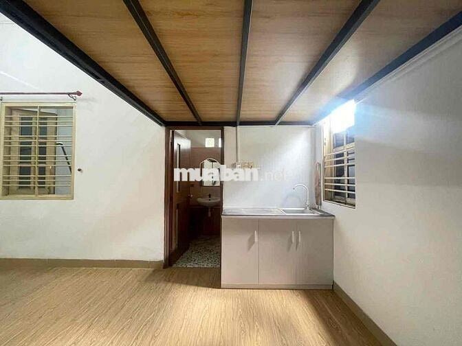 Phòng thường có gác và máy lạnh