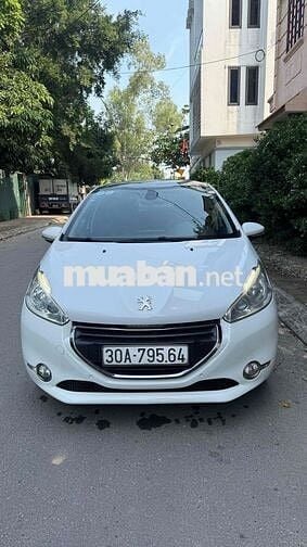Peugeot 208 2015 1.6L AT - 85632 km
