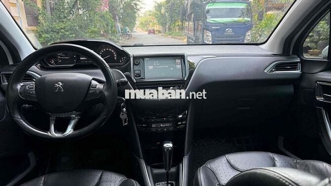 Peugeot 208 2015 1.6L AT - 85632 km