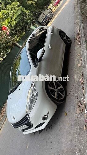 Peugeot 208 2015 1.6L AT - 85632 km