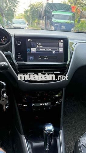 Peugeot 208 2015 1.6L AT - 85632 km