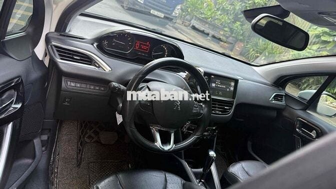 Peugeot 208 2015 1.6L AT - 85632 km