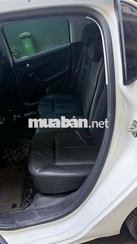 Peugeot 208 2015 1.6L AT - 85632 km
