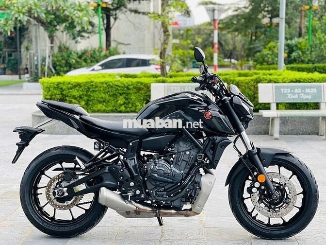 Mạnh Hà Motor bán Yamaha MT07 2024 siêu lướt 1k km