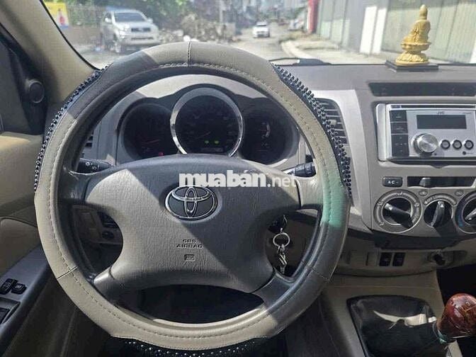 Toyota Fortuner 2.5G MT 2011 - 136000km
