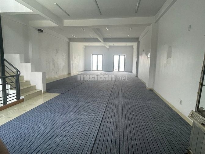Cho thuê văn phòng 100m² trong khu dân cư rộng rãi, yên tĩnh
