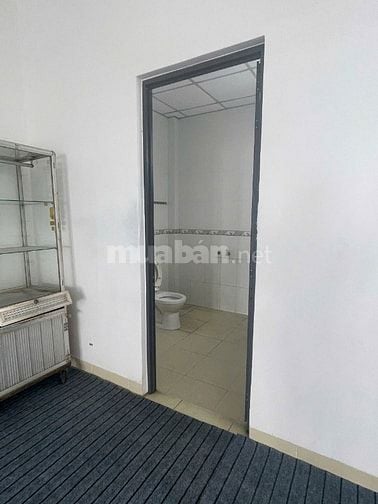 Cho thuê văn phòng 100m² trong khu dân cư rộng rãi, yên tĩnh