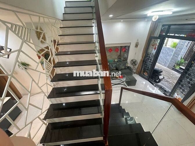 SÁT MẶT TIỀN, KIỆT 3M, NHÀ 2 TẦNG ĐIỆN BIÊN PHỦ.Ngang 6,3m vuông vức.