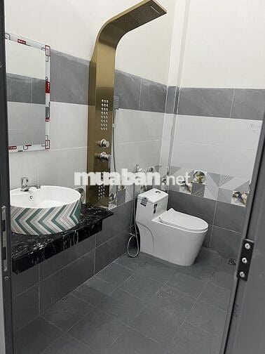 CHUYỂN NHÀ SÀI GÒN CẦN BÁN NHÀ MỚI XÂY 180M2 CHỈ NHỈN 1 TỶ