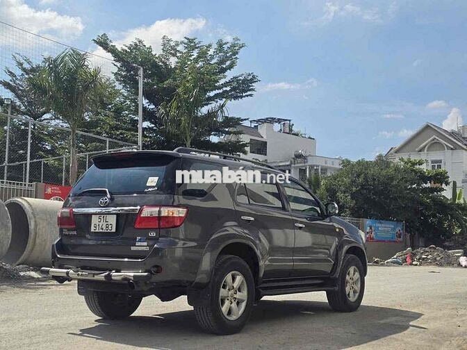 Toyota Fortuner 2.5G MT 2011 - 136000km