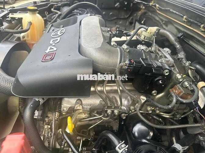 Toyota Fortuner 2.5G MT 2011 - 136000km