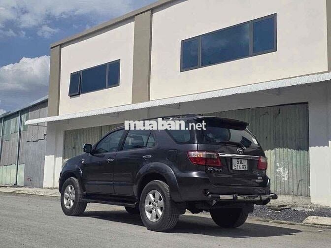 Toyota Fortuner 2.5G MT 2011 - 136000km