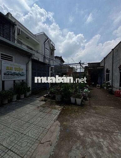 Cho thuê nhà nguyên căn 1 trệt 1 lầu, dt 60m2 2pn,2wc. Full nội thất