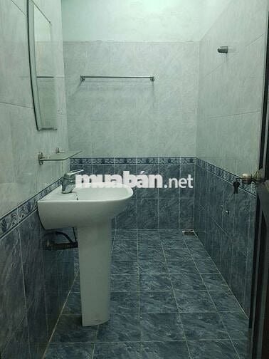 Cho thuê nhà nguyên căn 1 trệt 1 lầu, dt 60m2 2pn,2wc. Full nội thất