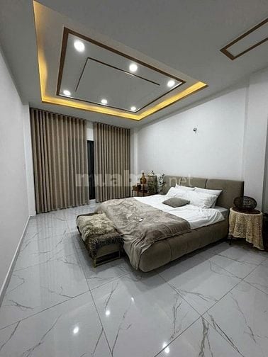 Nhà Võ Oanh, 5,89 tỷ, 82m2, SHR, mặt tiền kinh doanh tốt.
