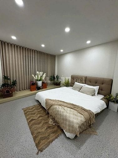 Nhà Võ Oanh, 5,89 tỷ, 82m2, SHR, mặt tiền kinh doanh tốt.