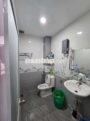 NHÀ 1 LẦU 56M2 - 2 PHÒNG NGỦ - HẺM 61 PHẠM HÙNG
