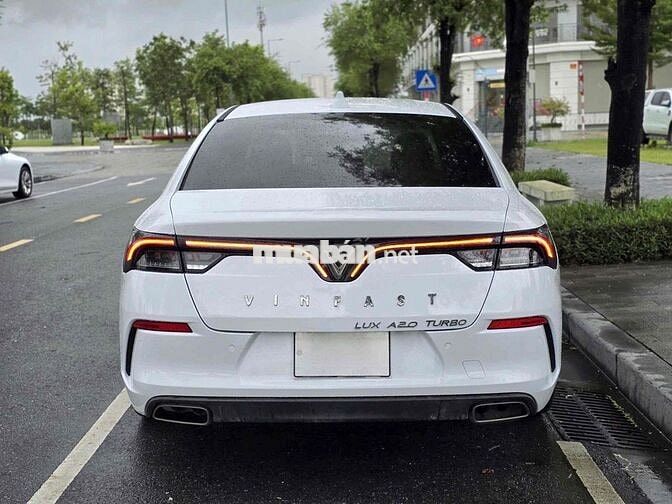 VinFast Lux A2.0 PLUS 2022 - 20000 km