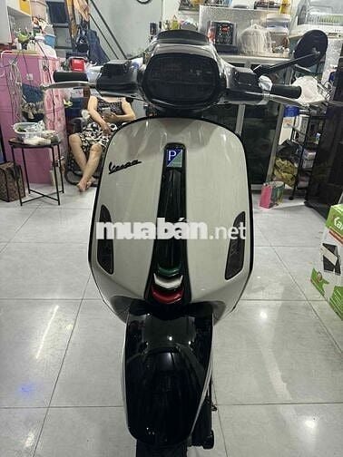Vespa Trắng