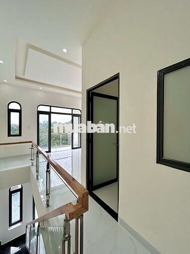 BÁN NHÀ LẦU HIỆN ĐẠI NẰM NGAY PHƯỜNG TÂN TRIỀU GIÁP BỬU LONG