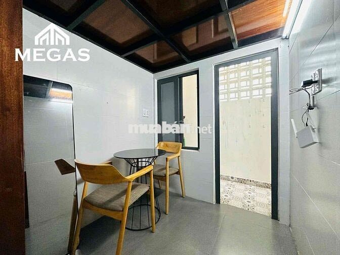 🍀CĂN HỘ BAN CÔNG RIÊNG ĐẦY ĐỦ NỘI THẤT NGAY TÂN SƠN NHÌ - CẦU XÉO