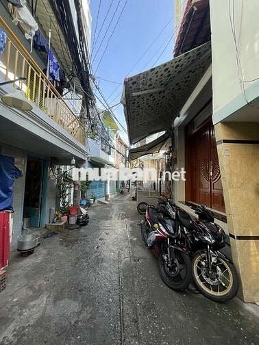 Nhà Hậu Giang, 33m², 4x7m, 3 Tầng, 3 PN, Gần Mặt tiền, Giá nhỉnh 3 tỷ