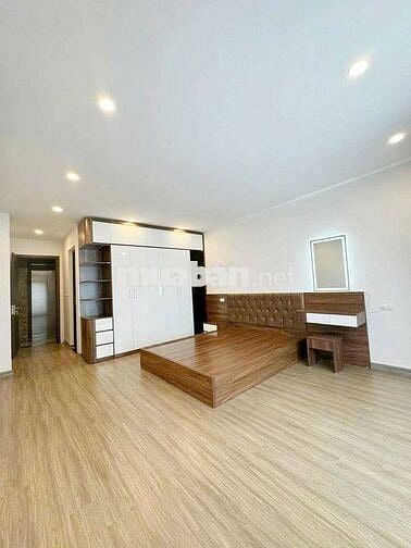 Nhà mới ngỡ ngàng, thang máy ,5t ,40m tại Phan Đình Giót chỉ nhỉnh 7t