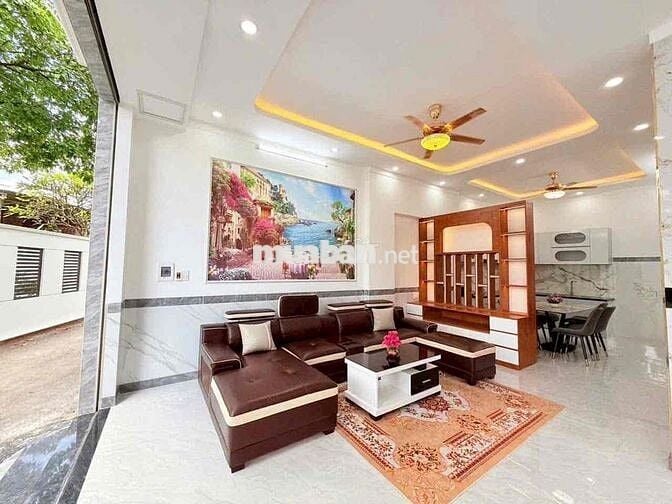 Bán nhà 1 trệt 1 lầu sổ hoàn công , gần cầu Đồng Nai , phường Tân Vạn